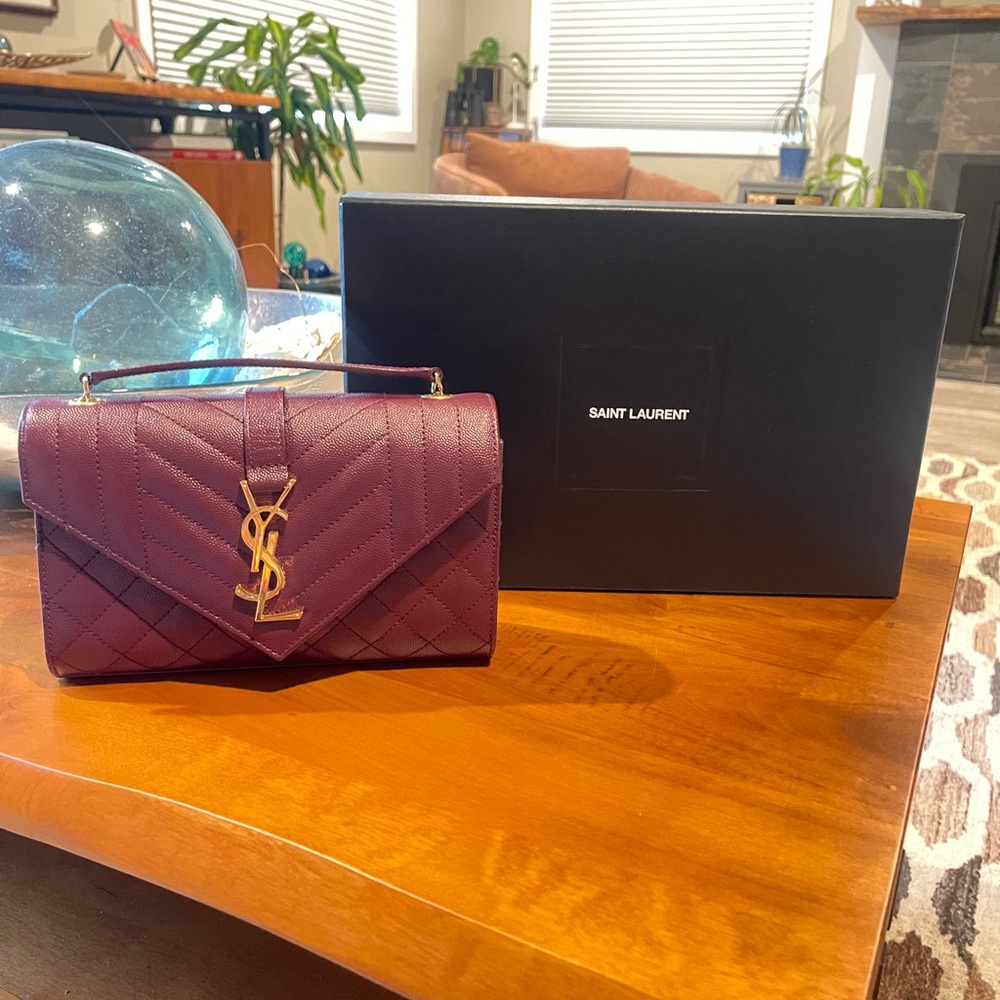 SAINT LAURENT ENVELOPE SMALL IN GRAIN DE POUDRE LEATHER Rouge Cabernet